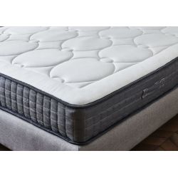Sleep peacefully on the Biarritz mattress with its 7 comfort zones and memory foam